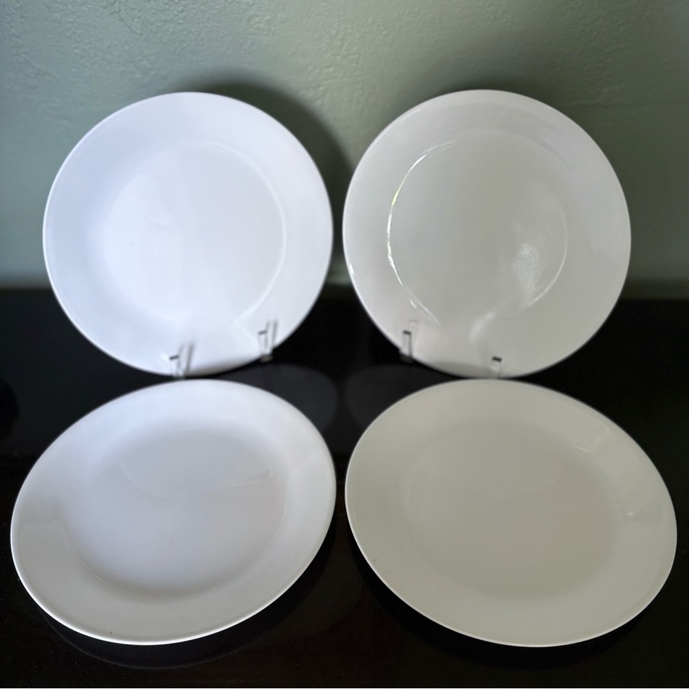 Corelle White Dinner Plates Set Of 4 Microwavable 10 1/4” Round Made In The USA